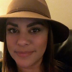 Meet your Posher, Cristina